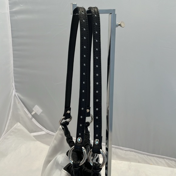 Isabella Fiore Flowers Satchel - Picture 5 of 16